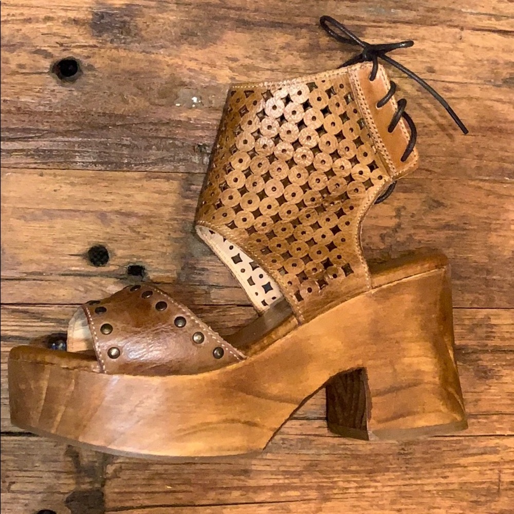 BedStu Wooden Clog